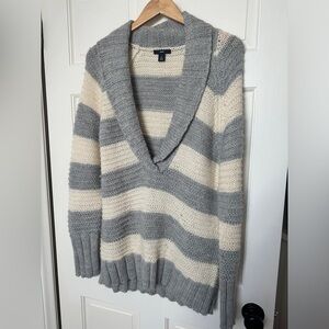 Bella Swan Y2K Gap knit sweater with cream and blue stripes